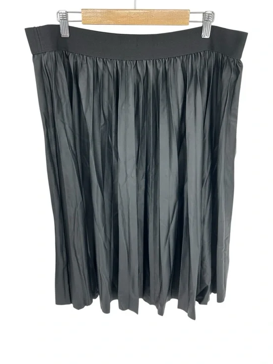 NWT Torrid Midi PU Pleated Skirt in Deep Black Size 3 3X NEW - Picture 6 of 9